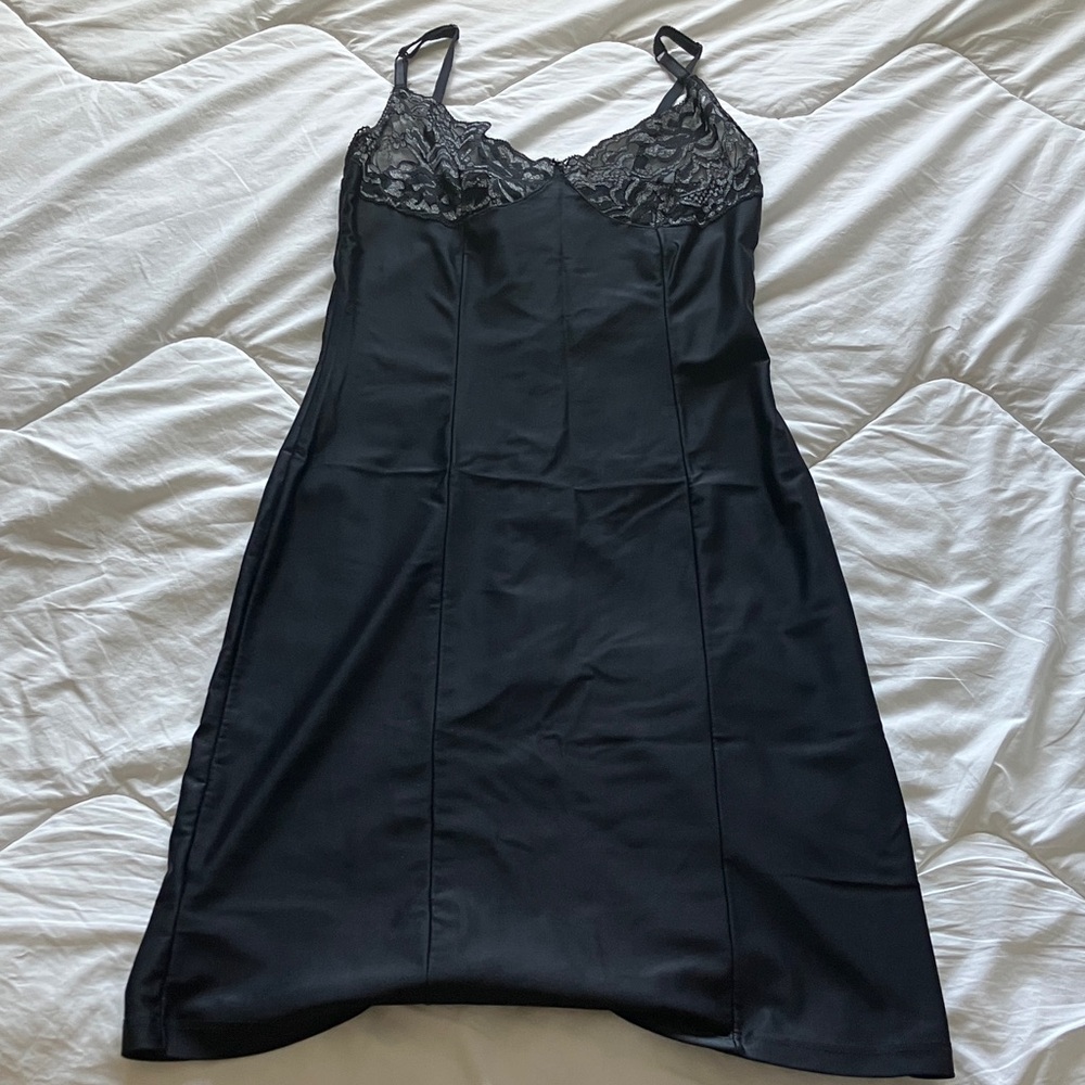 Black slip with lace bust